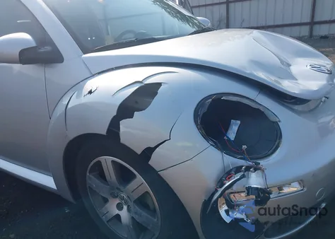 2006 Volkswagen New Beetle 2.5 из США, поврежденный, VIN 3VWPW31C86M401029